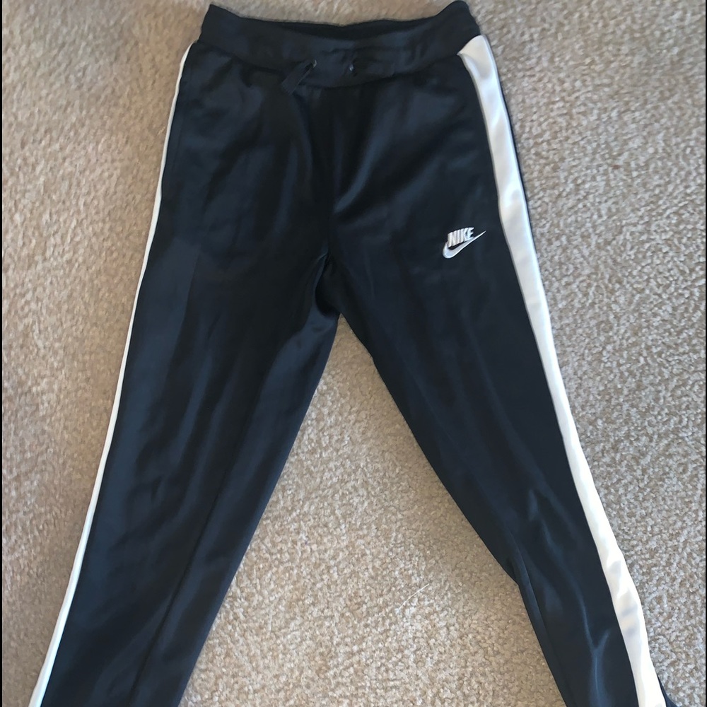nike jogging pants (never worn)